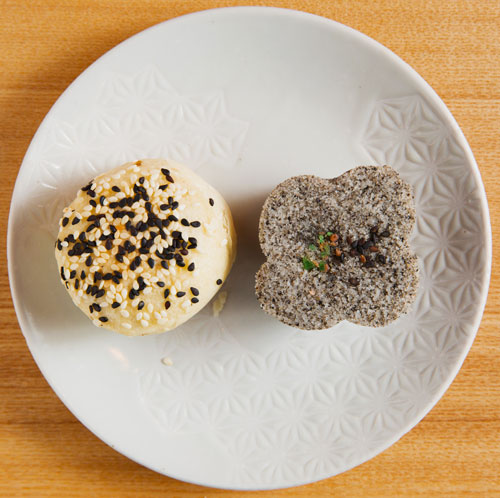 Crispy cake and sponge cake