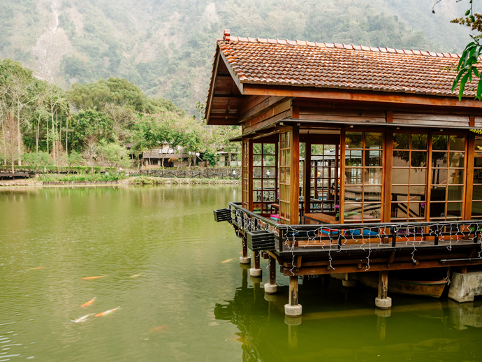 Log pond at Checheng